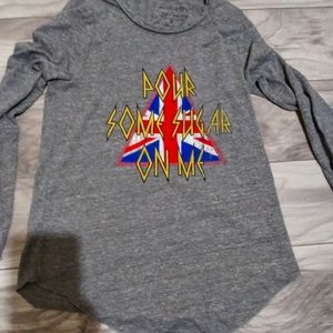 Long sleeve tee sz small